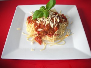  Spagetti Bolognese sosu nasil yapilir kiyma soslu spagetti tarifi, resimli yapim asamali tarif nurmutfagi nurgül