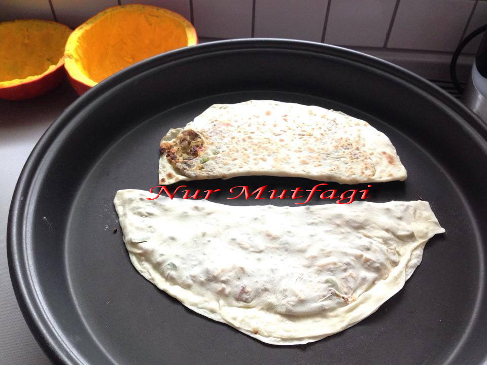 ıspanaklı gözleme tarifi pizza pan tavada Nur Mutfağı