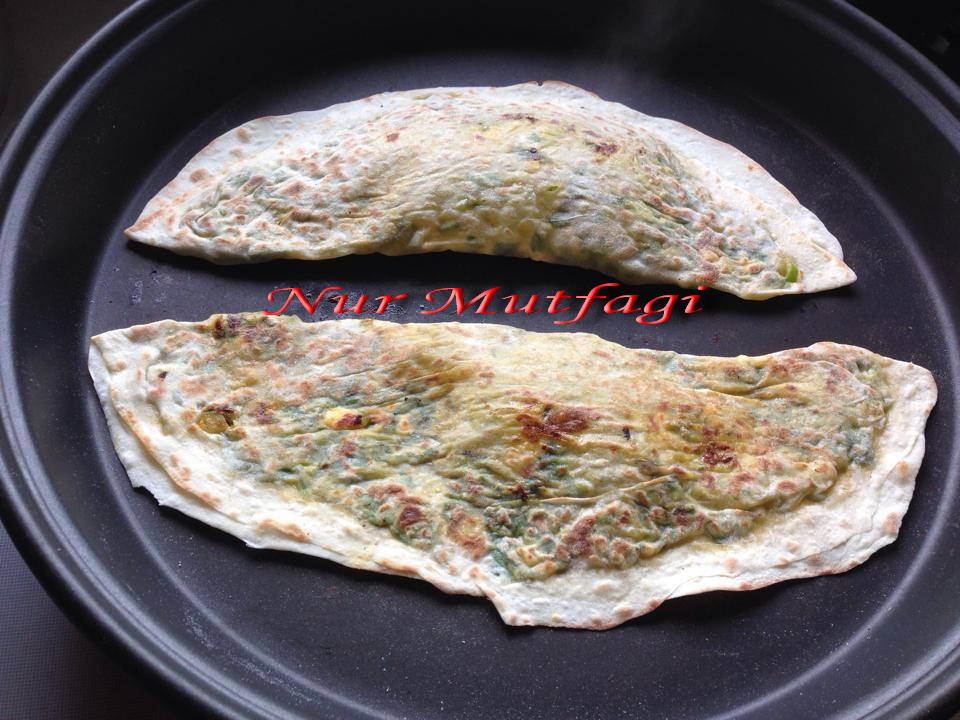 ıspanaklı gözleme tarifi pizza pan tavada Nur Mutfağı