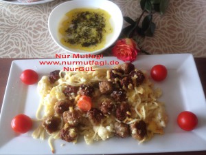 besamel soslu firinda hindi köfteli sebzeli spagetti  (16)