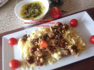 besamel soslu firinda hindi köfteli sebzeli spagetti  (17)