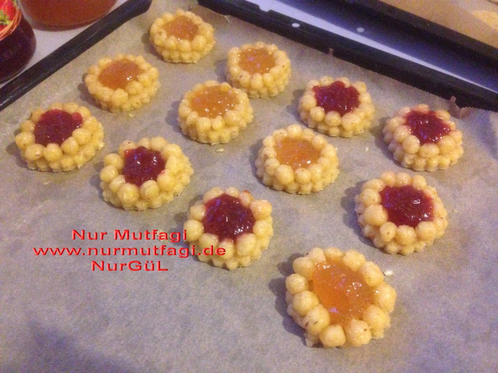 Eti cin kurabiye Cicek Kurabiyeler nasil yapilir tarifi Nur Mutfağı