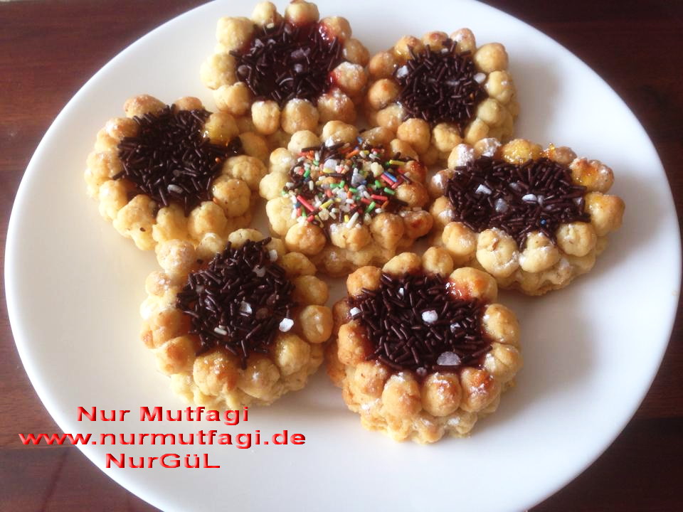Eti cin kurabiye Cicek Kurabiyeler nasil yapilir tarifi Nur Mutfağı