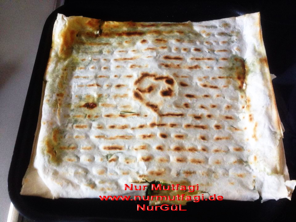 Tavada ispanakli peynirli yufkadan kolay Gözleme börek Nur Mutfağı
