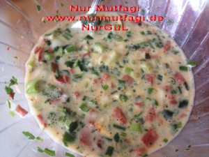 omlet sucuklu, soganli sütlü peynirli (5)