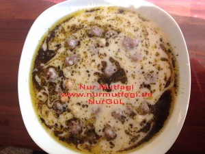 pirincli minik köfteli nohutlu yogurtlu yayla corbasi (7)