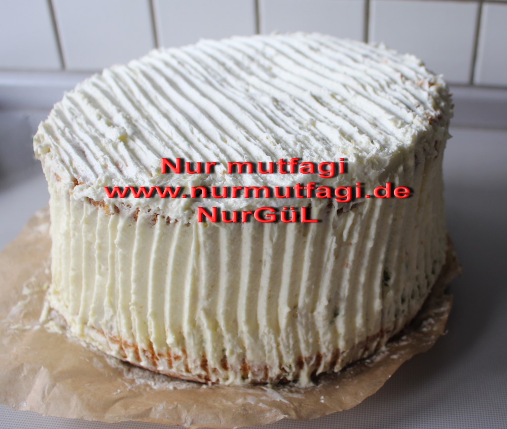 Dikey Rulo yas Pasta ispanakli sünger pandispanyali dolama pasta