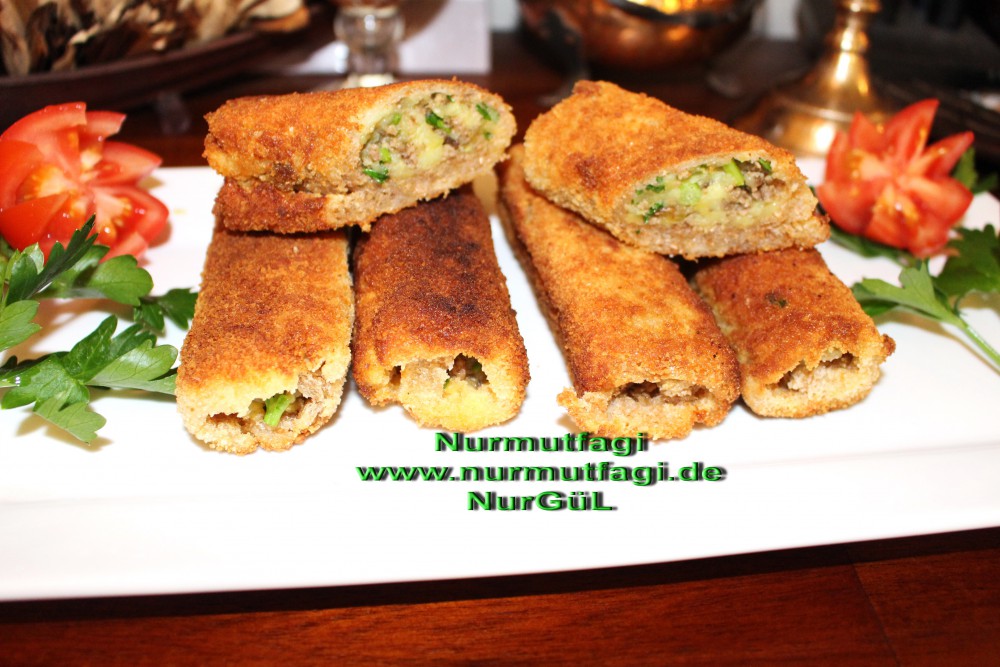 Fransiz Rulo Tostu Tost ekmeginden kiymali patatesli Rulo Börek Nur