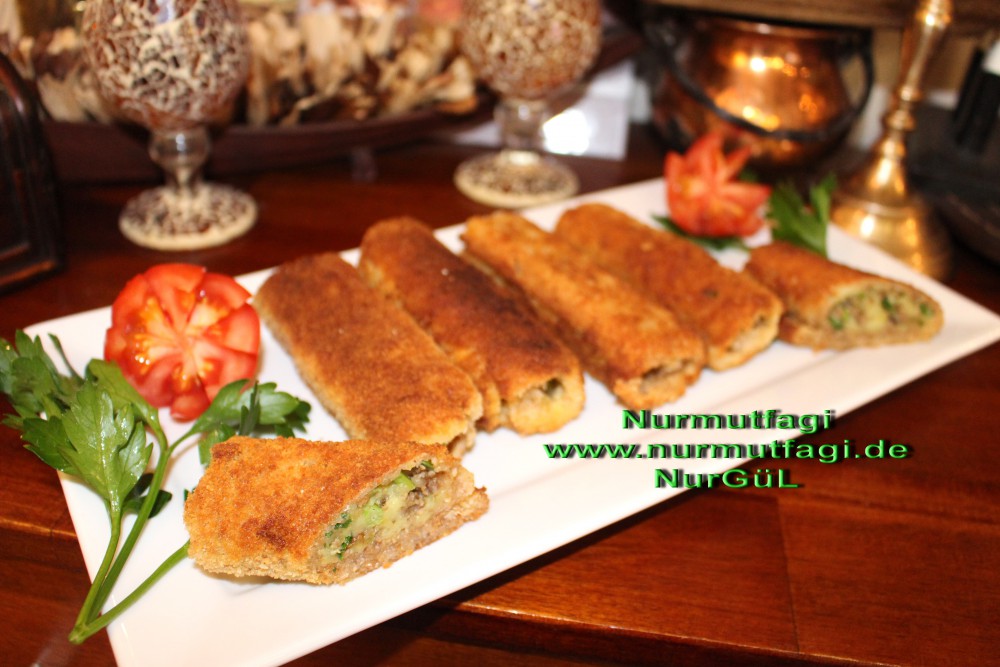 Fransiz Rulo Tostu Tost ekmeginden kiymali patatesli Rulo Börek Nur