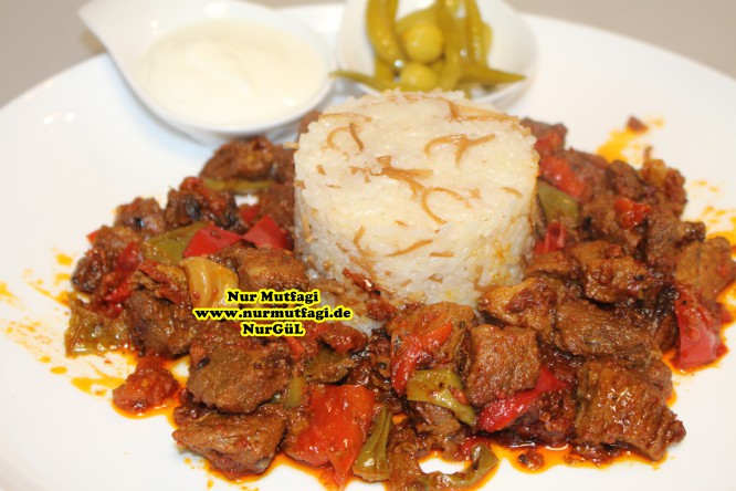 Düdüklü Tencerede Et sote et Kebabi tas kebab Nur Mutfağı
