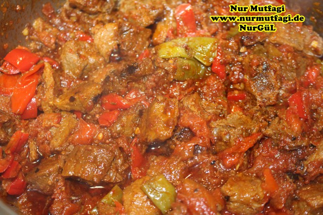 Düdüklü Tencerede Et sote et Kebabi tas kebab Nur Mutfağı