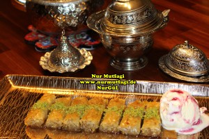 fistikli baklava, cevizli baklava, hazir yufka ile baklava nasil yapilir, citir baklava tarifi (56)