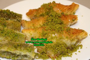 Söbiyet tatlisi - fistikli söbiyet baklava tarifi - el acma söbiyet nasil yapilir tarifi (51)