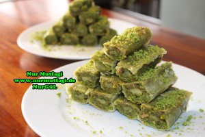 fistikli sarma - antep fistikli dolama - fistikli dürüm baklava tarifi (50)