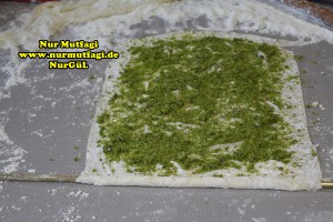 fistikli sarma - antep fistikli dolama - fistikli dürüm baklava tarifi (7)
