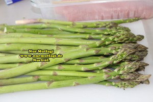 kremali kuskonmaz makarna tarifi - yesil kuskonmaz - gebratene grüne spargel rezept (4)