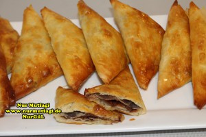 ücgen citir börek - peynirli ücgen börek - nutellali citir börek tarifi  (32)