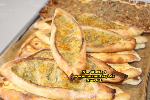 konya mevlana pidesi - küflü peynirli pide tarifi (6)