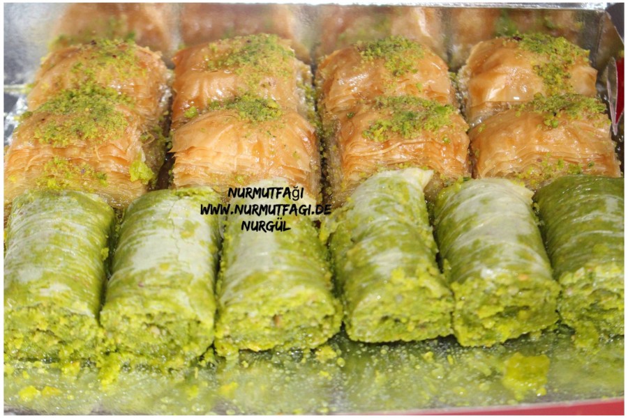 antep baklavasi, fistikli sarma baklava