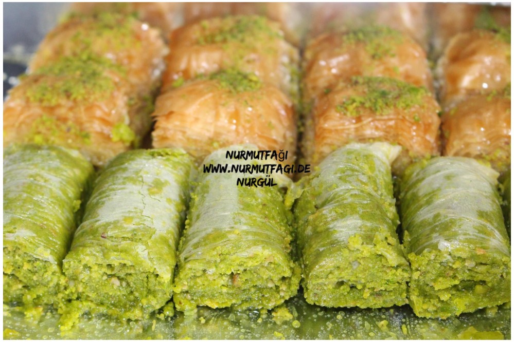 antep baklavasi, fistikli sarma baklava