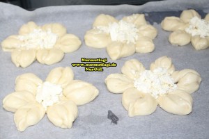 k-cicek pogaca, gül pogaca, pizza pogaca, karniyarik pogaca, bir hamurdan 6 cesit pogaca tarifi (12)