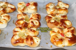 k-cicek pogaca, gül pogaca, pizza pogaca, karniyarik pogaca, bir hamurdan 6 cesit pogaca tarifi (63)