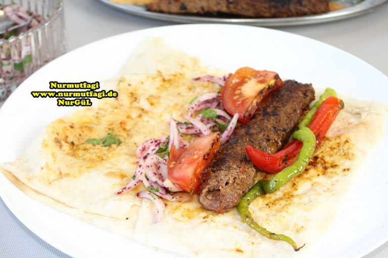 Ev Usulü Kolay Adana Kebab Dürümü nasil yapilir tarifi Nur Mutfağı