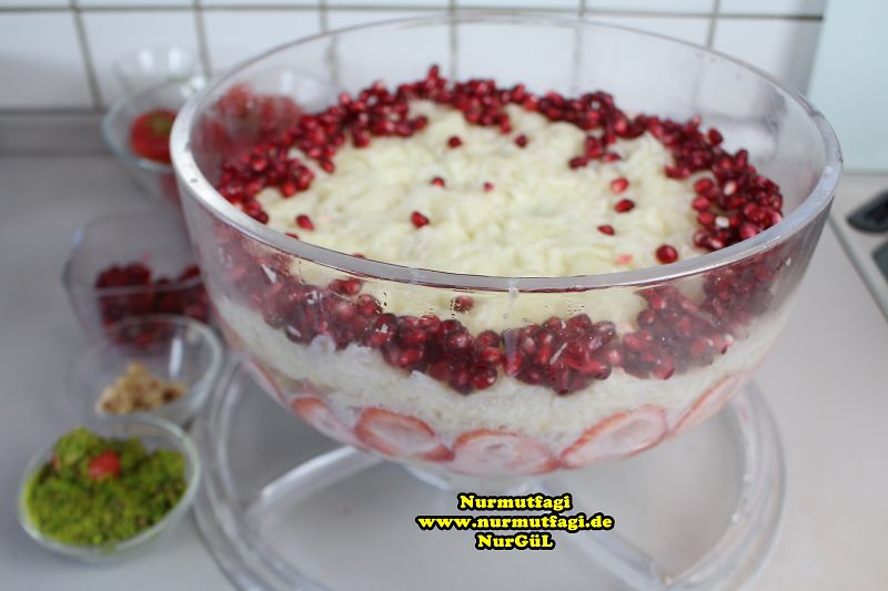güllac nasil yapilir, ramazan tatlisi güllac tarifi, sütlü tatli (12)