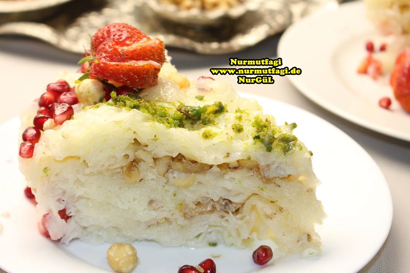 güllac nasil yapilir, ramazan tatlisi güllac tarifi, sütlü tatli (27)