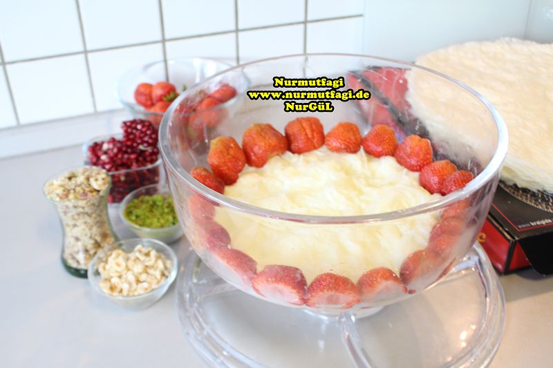 güllac nasil yapilir, ramazan tatlisi güllac tarifi, sütlü tatli (6)