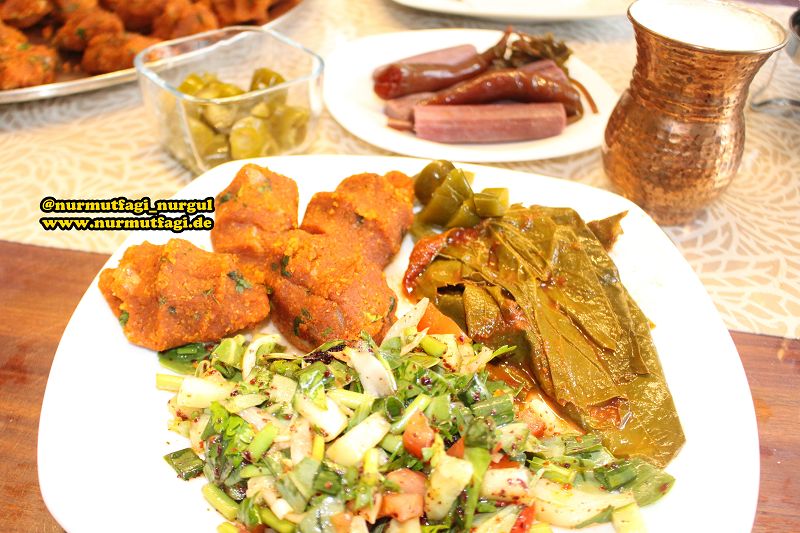 antep 3sü malhitali köfte, semizotu salatasi, pirpirim salatasi, yaprak eksimesi (19)