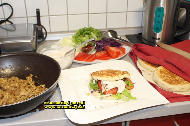 ev yapimi döner tarifi, döner ekmegi, döner sosu, tavuk dürümü, tavuk