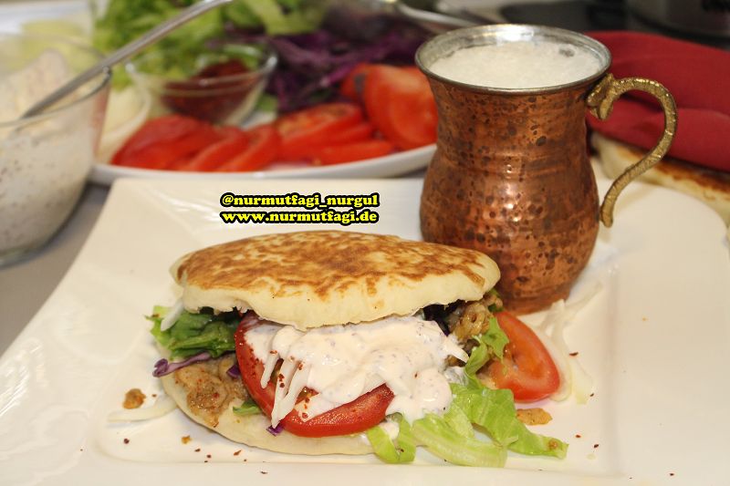 ev yapimi döner tarifi, döner ekmegi, döner sosu, tavuk dürümü, tavuk
