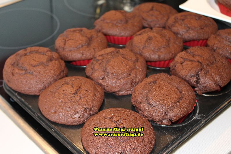 kakao ile yumusacik muffin tarifi, nesquik icme kakao ile muffin kek tarifi (6)