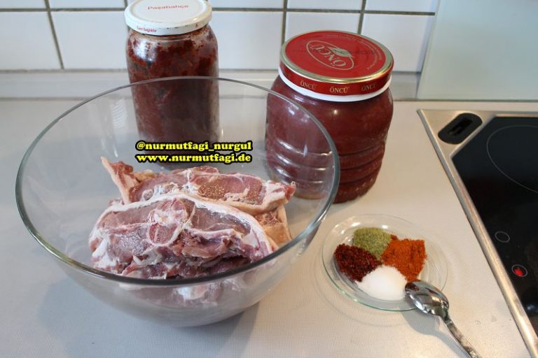 Mangal yapmak icin Kuzu eti nasil marine edilir? Mangalda terbiyelenmis