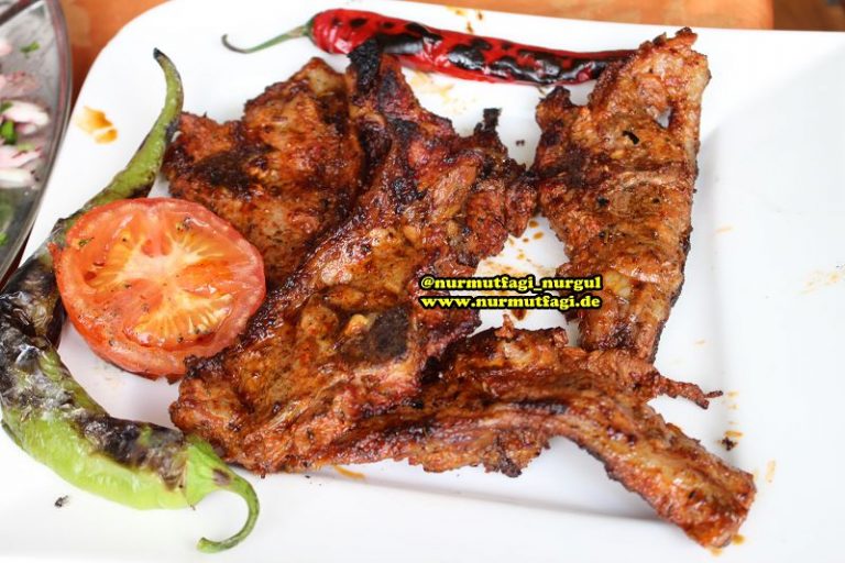 Mangal yapmak icin Kuzu eti nasil marine edilir? Mangalda terbiyelenmis