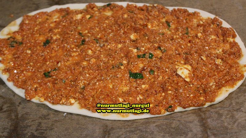 hatay mutfagindan kaytaz böregi tarifi, biberli ekmek tarifi, antakya mutfagi (42)