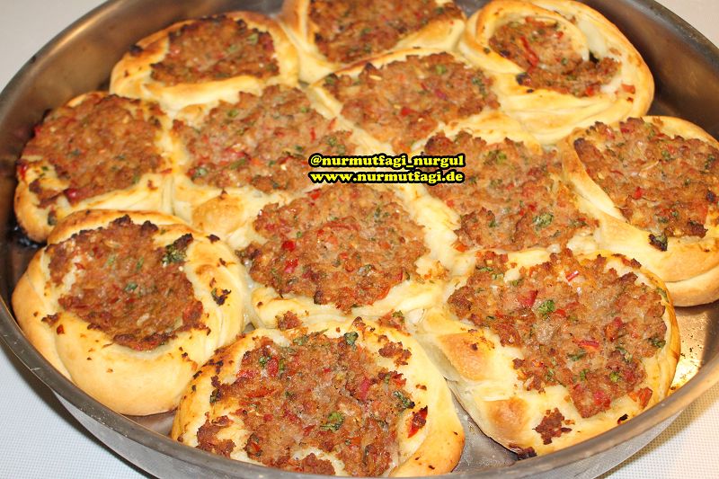 hatay mutfagindan kaytaz böregi tarifi, biberli ekmek tarifi, antakya mutfagi (48)
