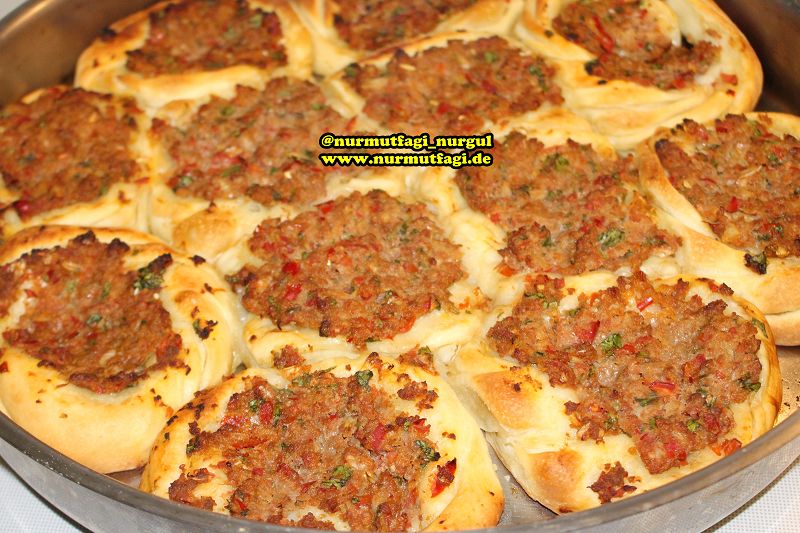hatay mutfagindan kaytaz böregi tarifi, biberli ekmek tarifi, antakya mutfagi (49)