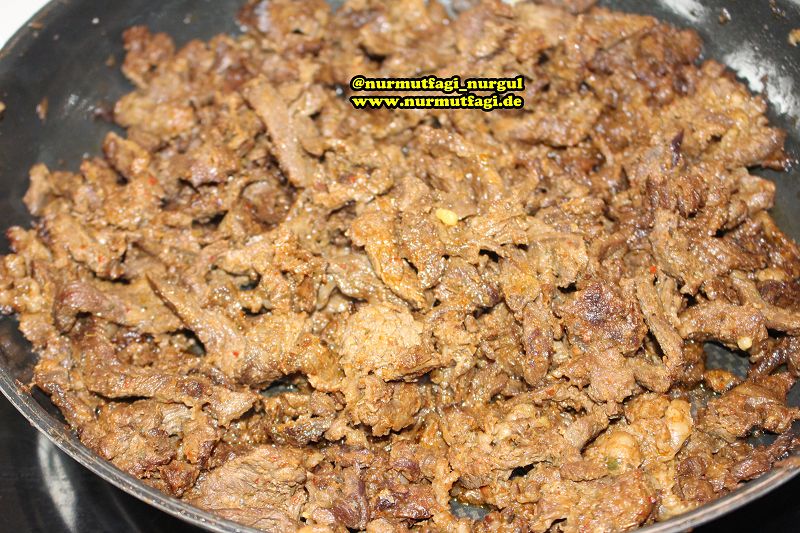 yaprak et döner nasil yapilir tarifi, et döneri tarifi, döner tabagi yaprak et döner nasil yapilir tarifi, et döneri tarifi, döner tabagi