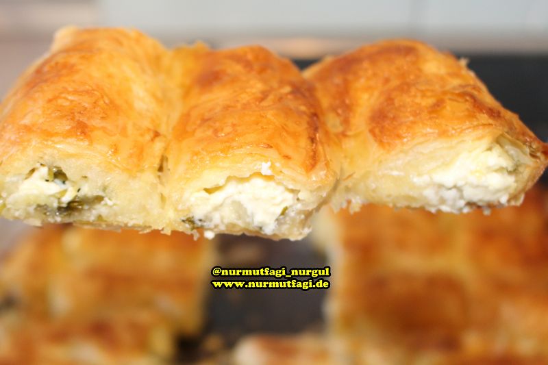 baklavalık yufkadan tepsi börek tarifi