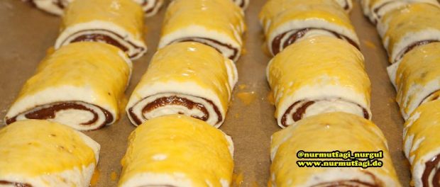 Nutellali iki Renkli Rulo Pogaca nasil yapilir tarifi Nur Mutfağı Nutellali iki Renkli Rulo Pogaca nasil yapilir tarifi Nur Mutfağı