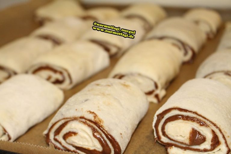 Nutellali iki Renkli Rulo Pogaca nasil yapilir tarifi Nur Mutfağı