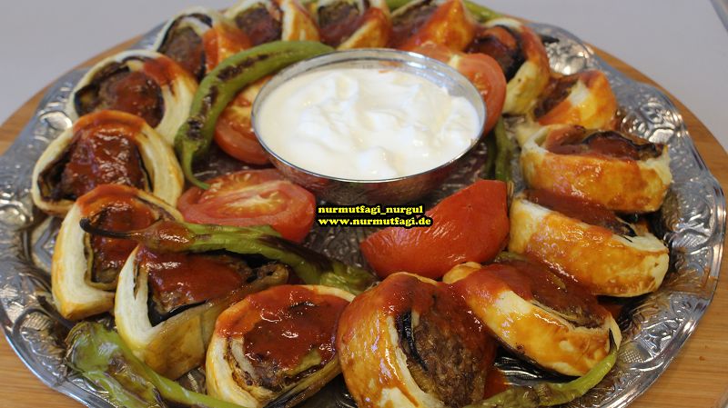 BEYTI KEBABI; PATLICANLI BEYTI KEBAP TARIFI MILFÖY HAMURUNDAN (26