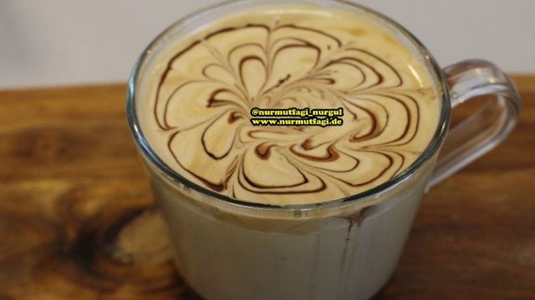 efsane bir lezzet BOL KÖPÜKLÜ SÜTLÜ NESCAFE tarifi; SÜTLÜ KAHVE Nur