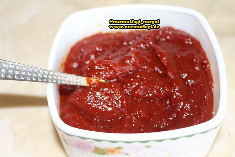 DOMATES SALCASI NASIL YAPILIR TARIFI; EV USULÜ DOMATES SALCASI TÜRKIYE