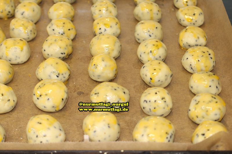KITIR KITIR BAYATLAMAYAN CÖREK OTLU KURABİYE nasil yapilir TARİFİ