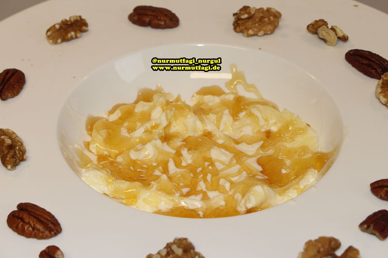 süt kaymagi nasil kullanilir, balli kaymak Nur Mutfağı