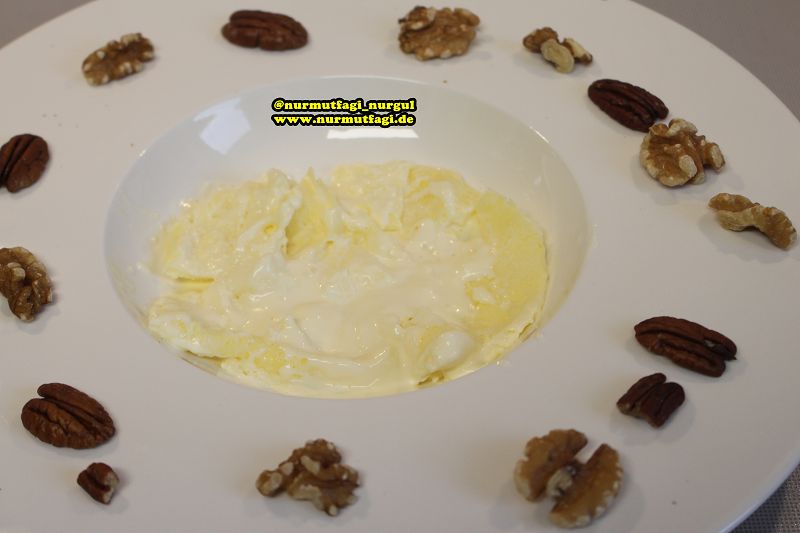 süt kaymagi nasil kullanilir, balli kaymak Nur Mutfağı