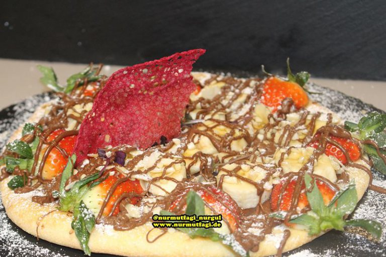 EN TATLI PİZZA 😋🍕 ÇİKOLATALI MEYVELİ PİZZA Nurmutfagi NurGüL Nur Mutfağı